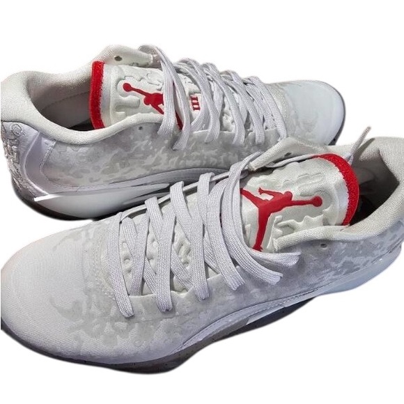Jordan Zion 3 White Sneakers New In Box - Picture 2 of 6